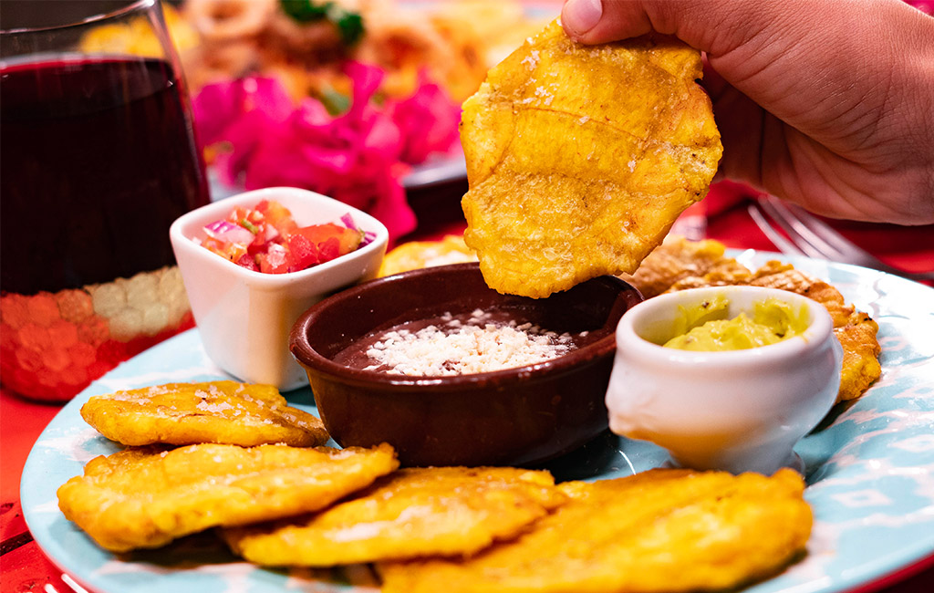 Mercado de Limón con ingredientes frescos