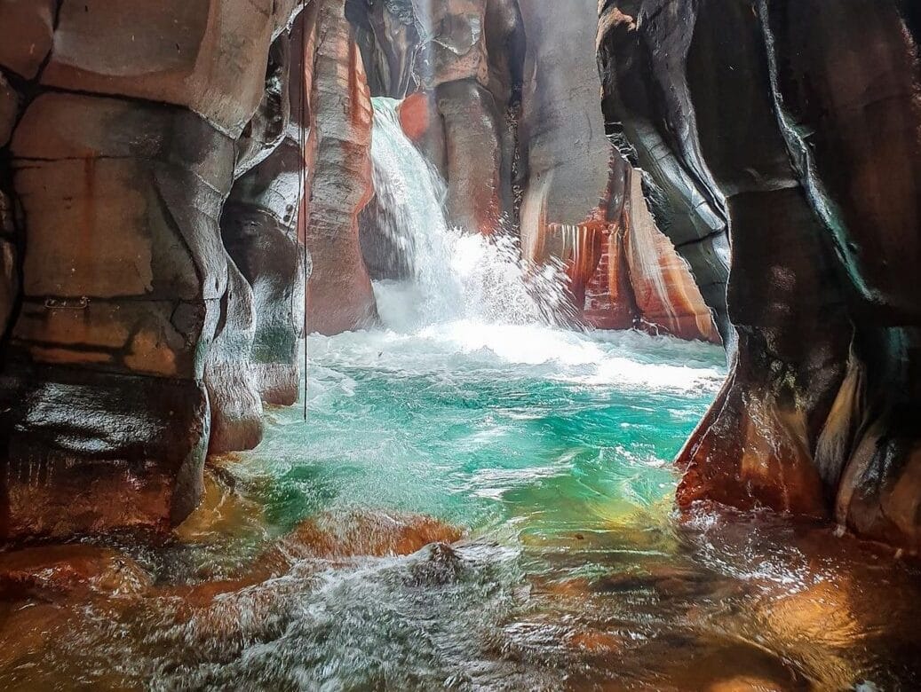 Catarata El Santuario en la Zona Sur de Costa Rica, refugio prístino en la selva
