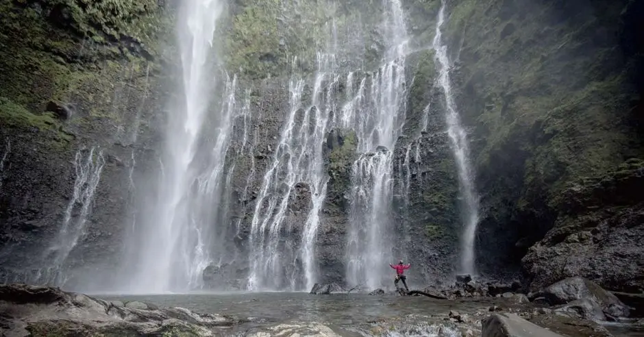 Garganta del Diablo, cascada remota y volcánica en Costa Rica, poder geológico
