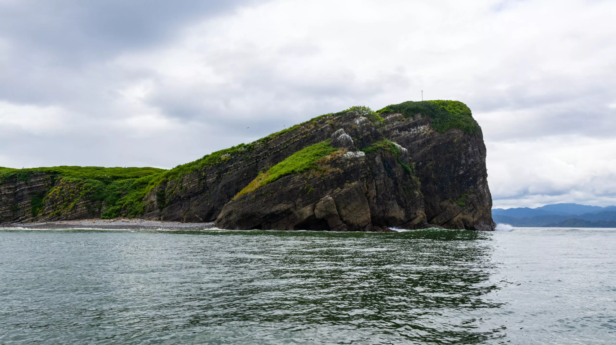 Isla-Guayabo-desde-lancha-scaled.jpg.webp