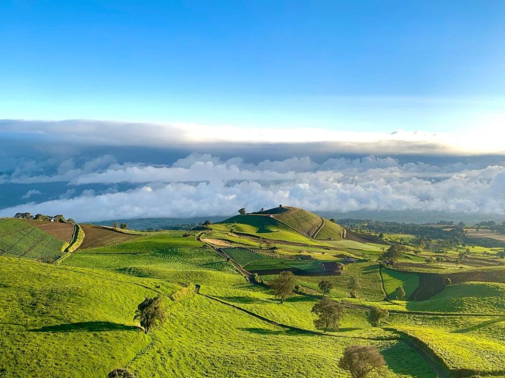 Vista del Cerro Pasquí al atardecer
