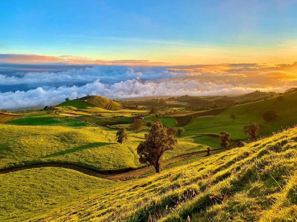 Tour de un Día en Cerro Pasquí: Aventura y Atardeceres en Costa Rica | Paseos Costa Rica