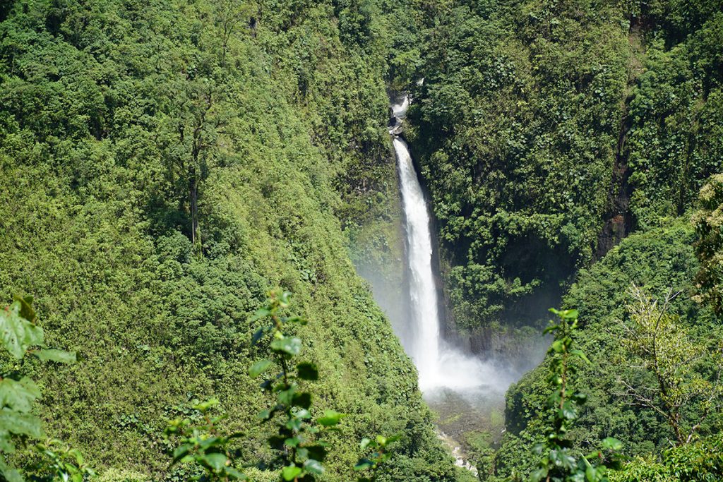 Catarata San Fernando cerca del Volcán Poás