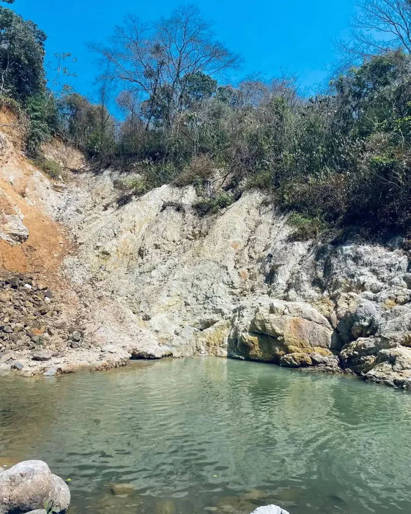 Poza de la Arcilla: Spa Natural en San Mateo, Costa Rica | PaseosCostaRica.com