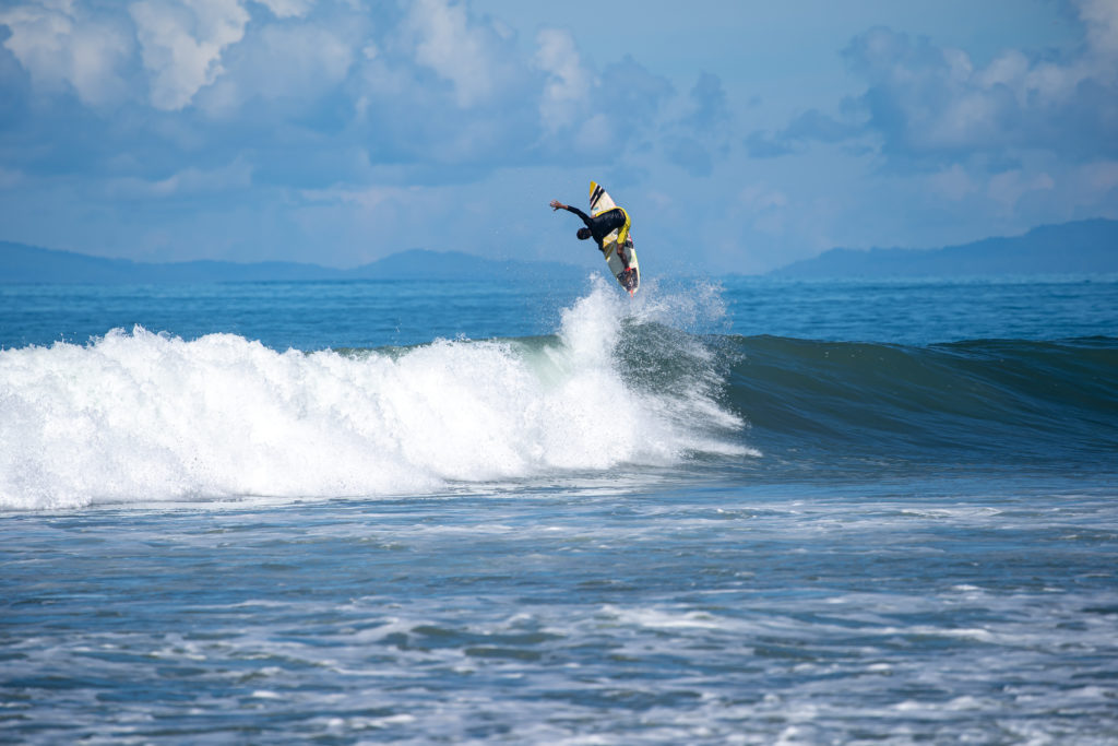 Surf en Pavones: La Segunda Ola Izquierda Más Larga del Mundo | Paseos Costa Rica