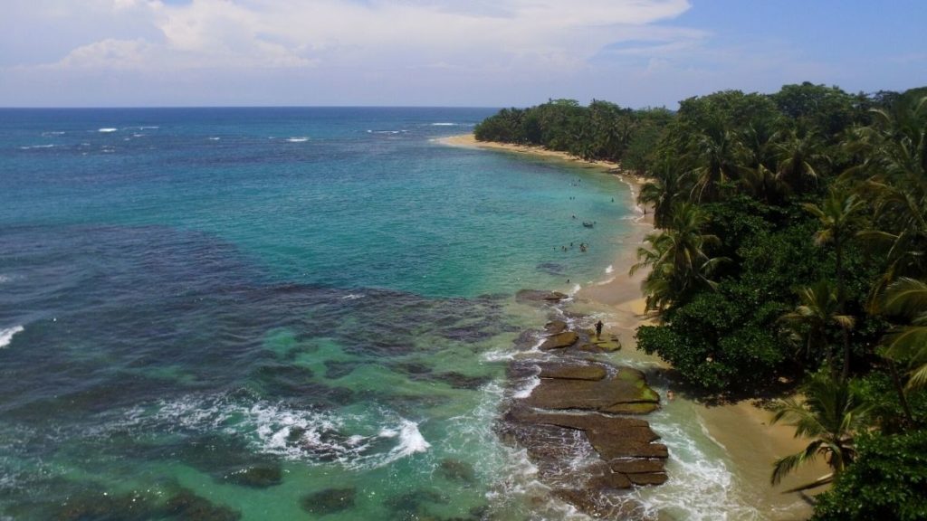 Arrecife: Piscina Natural en el Caribe Costarricense | Paseos Costa Rica