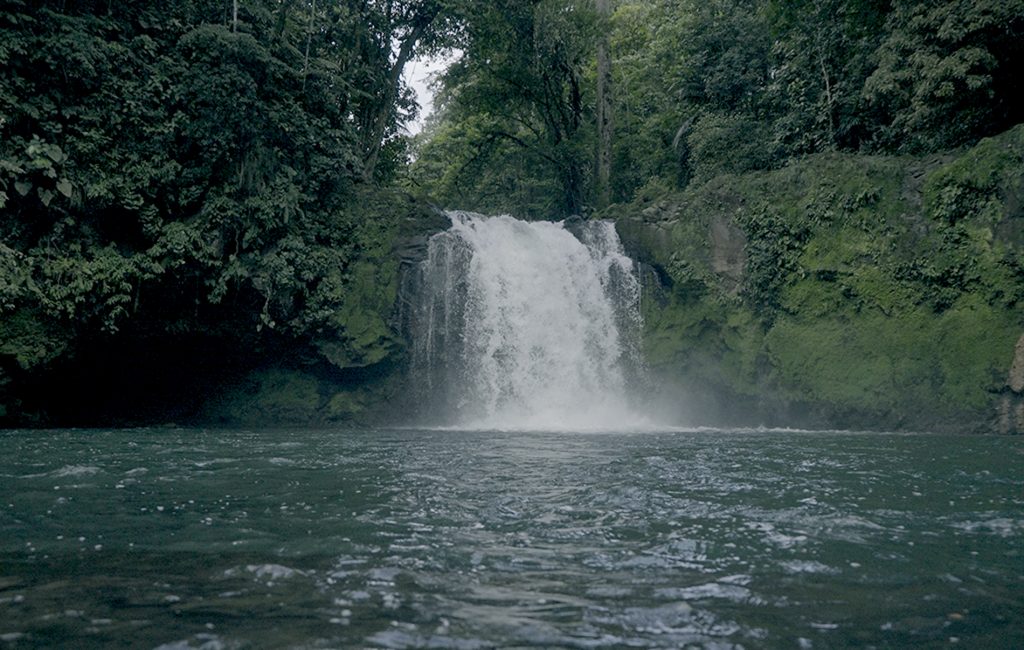 Nadando en las aguas de Pozo Azul