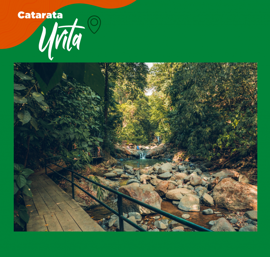 Catarata Uvita en la selva costarricense