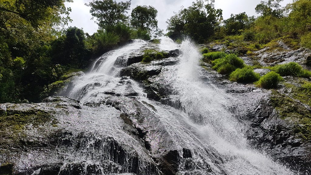 Cataratas Viento Fresco en Tilarán: Guía Completa para tu Visita | Paseos Costa Rica