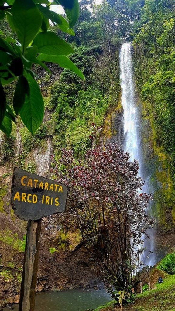 Poza en Catarata Arcoiris, Viento Fresco